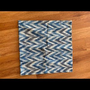 POTTERY BARN BLUE ZIG ZAG PILLOW CASE 22x22